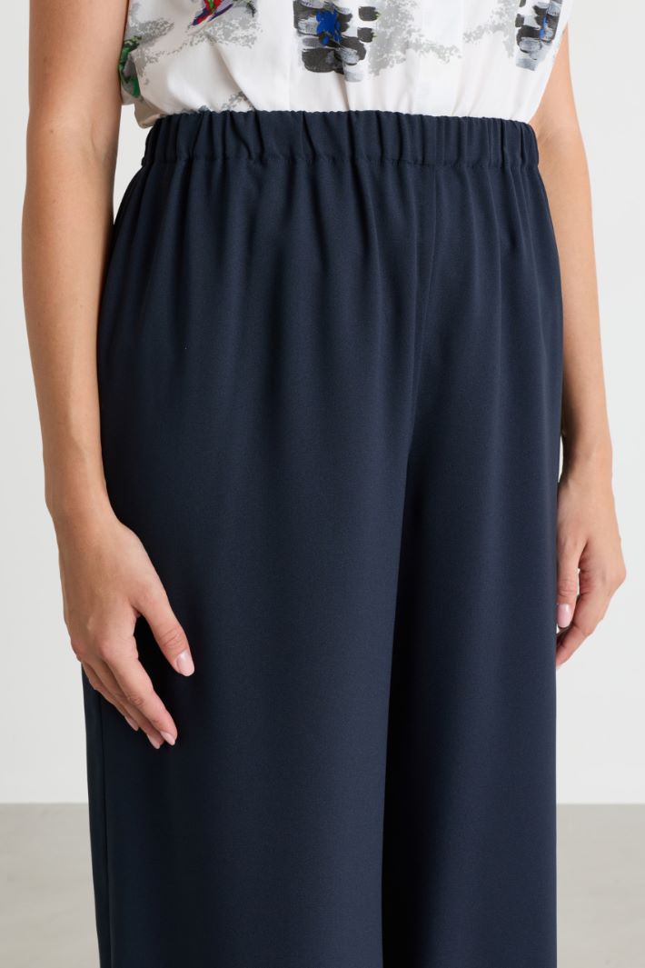 Wide-leg crepe trousers - BLUE - Intrend - 3