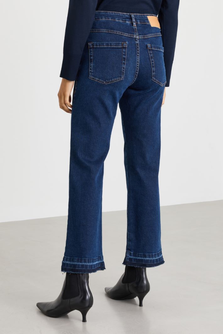 Flare-Jeans mit ausgefranstem Saum - BLAU - Intrend - 4