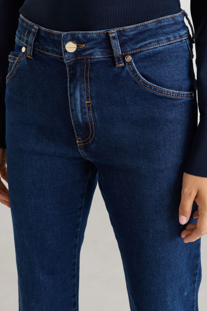 Flare-Jeans mit ausgefranstem Saum - BLAU - Intrend - 3