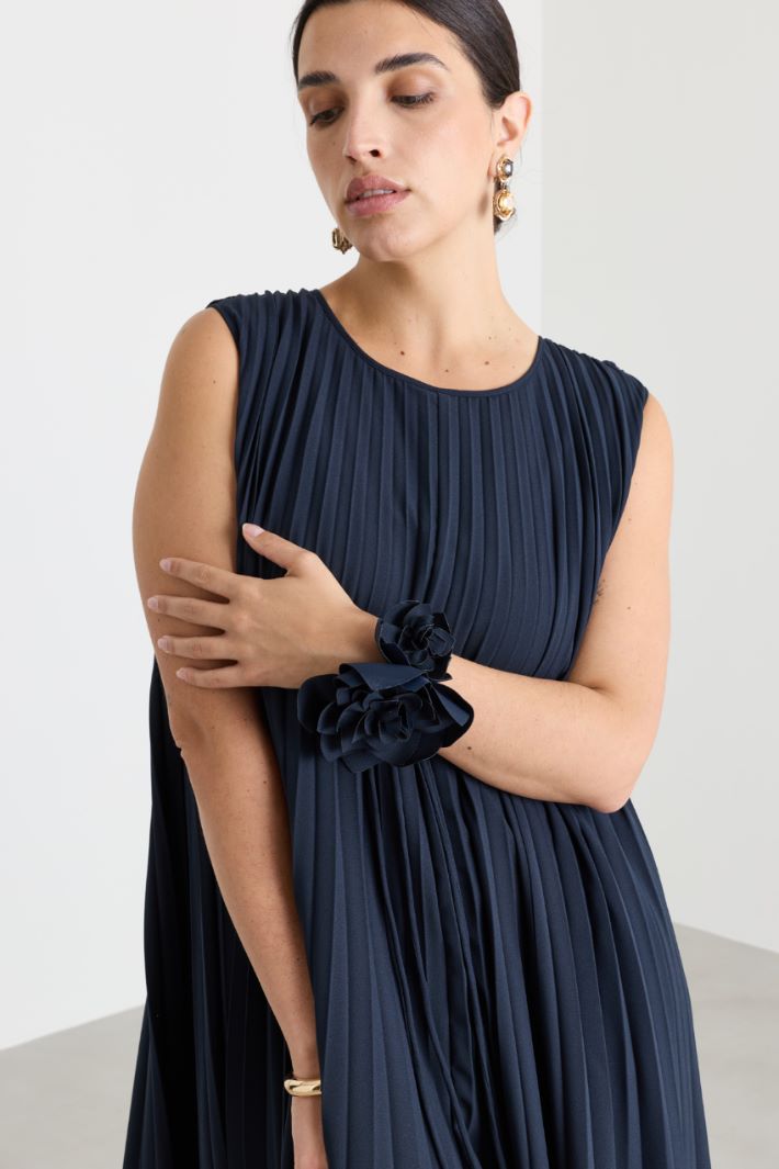 Pleated crepe dress - BLUE - Intrend - 3
