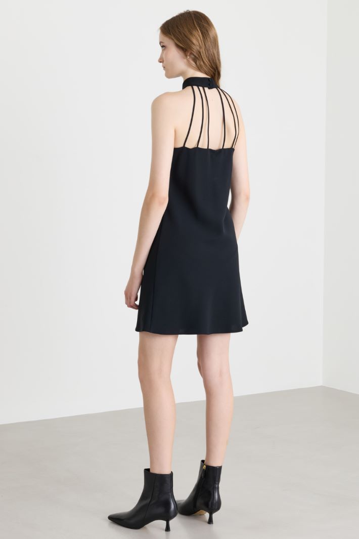 Crêpe Halterneck Dress - BLACK - Intrend - 4