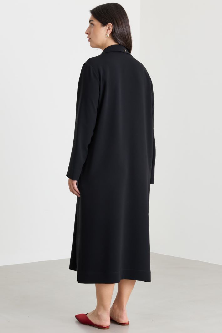 Hemdblusenkleid aus Cady - SCHWARZ - Intrend - 4