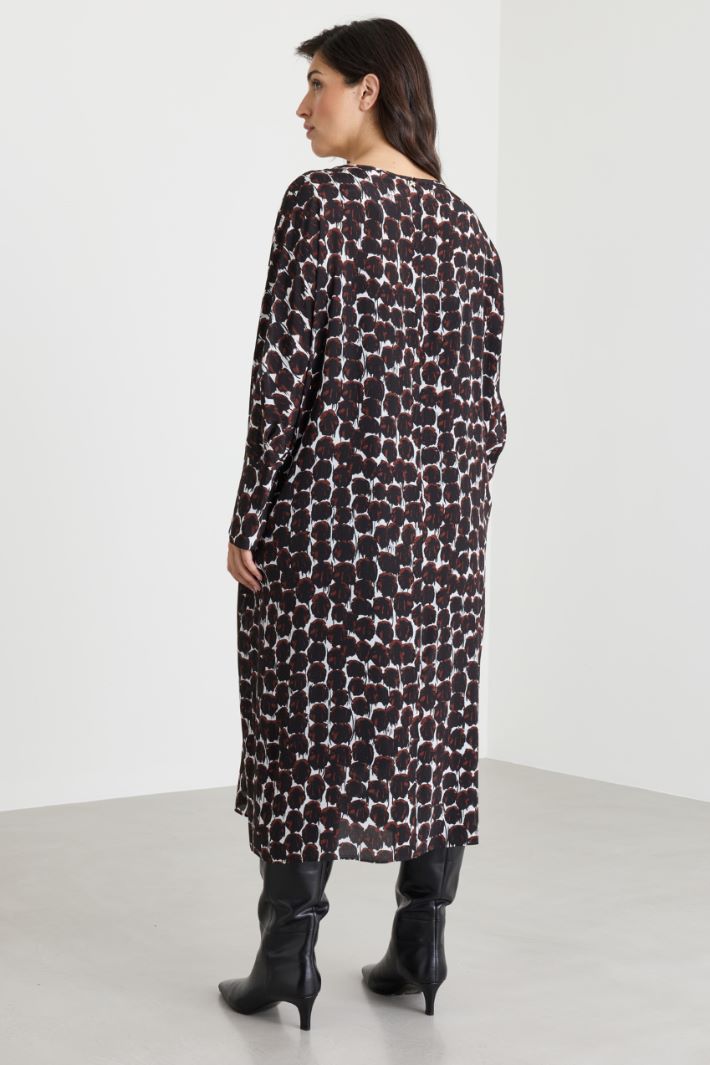 Loose-fit crepe de chine dress - BROWN - Intrend - 4