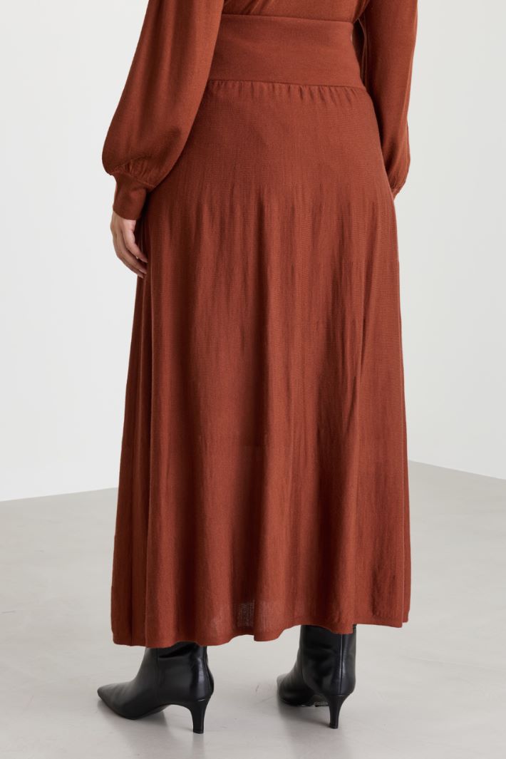Long knitted skirt - BROWN - Intrend - 4
