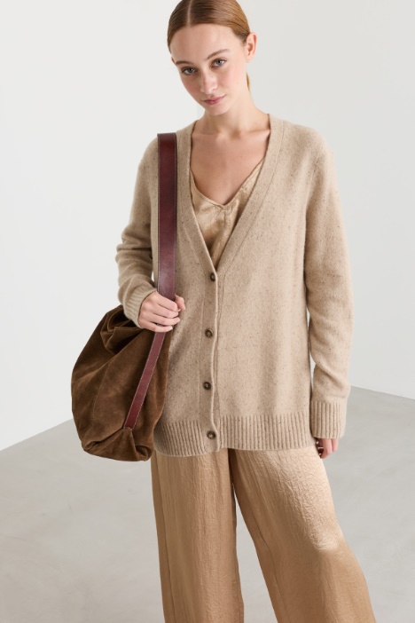 Soft wide V-neck cardigan - Intrend