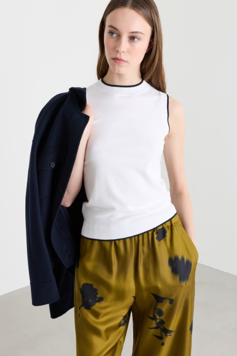 Sleeveless knitted top - Intrend