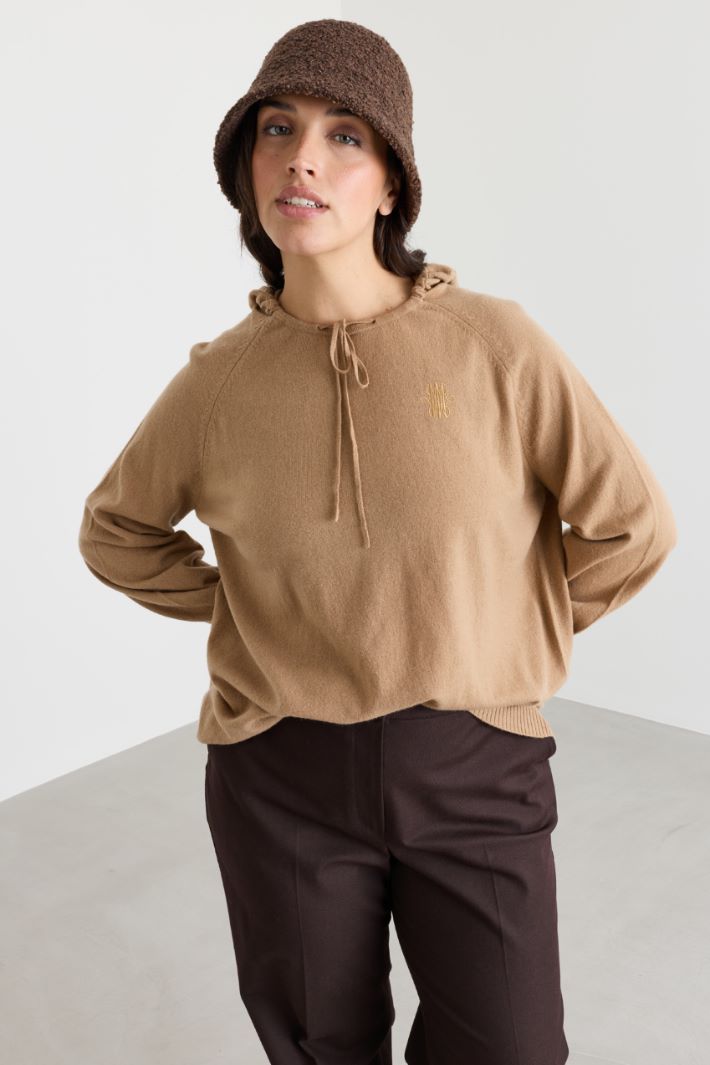 Pull à capuche en pur cachemire - CHAMEAU - Intrend - 2