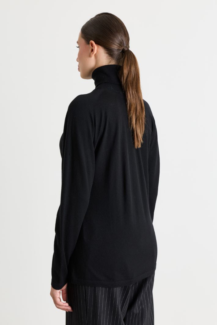 Semi-fitted jumper - BLACK - Intrend - 4