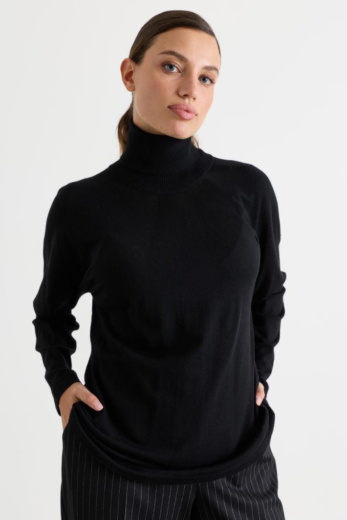 Semi-fitted jumper - BLACK - Intrend - 2