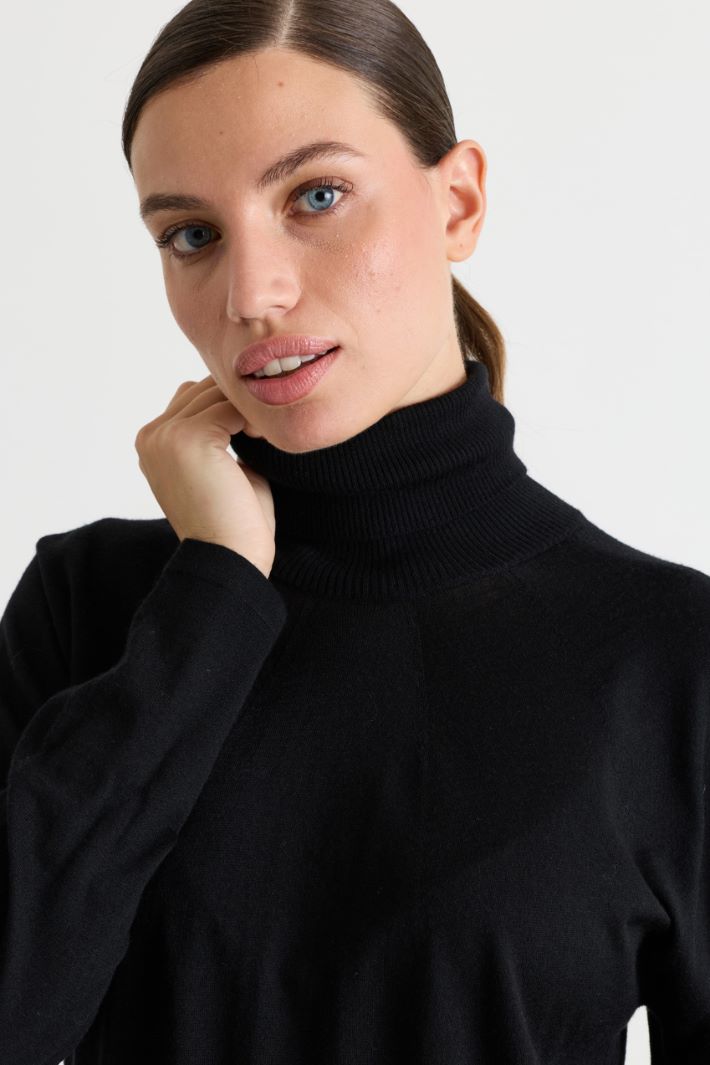 Semi-fitted jumper - BLACK - Intrend - 3