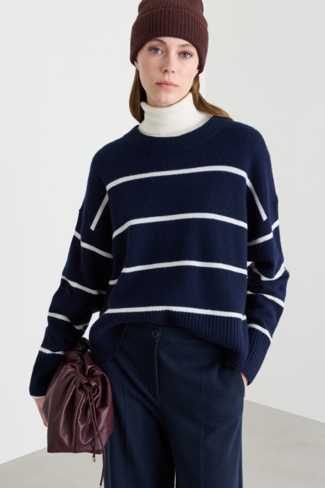 Jumper with a deep ribbed hem - Intrend