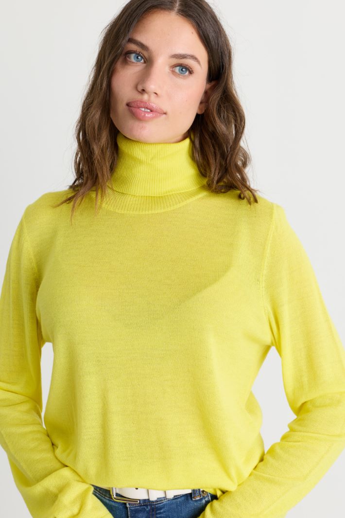 Semi-fitted jumper - YELLOW - Intrend - 3