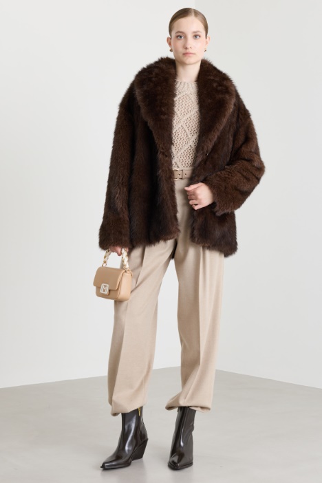 Jacke aus weichem, wärmendem Stoff - Intrend