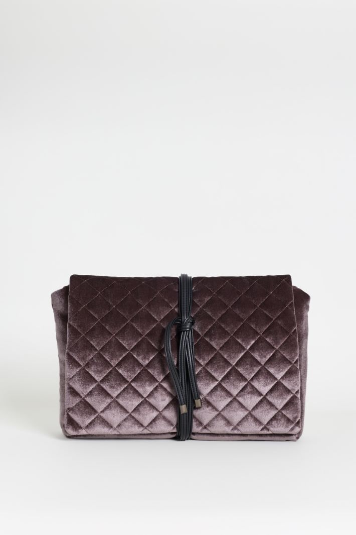 Quilted Velvet Clutch - BROWN - Intrend