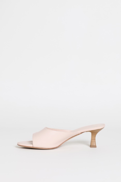 Mules in pelle