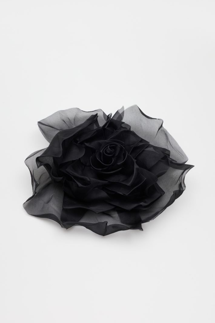 Organza Brooch - BL.ACK - Intrend