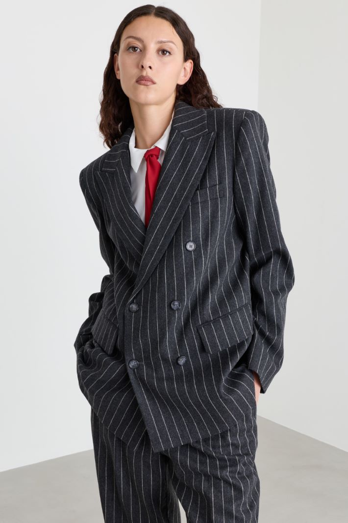 Oversized Blazer with Lettering Detail - GREY - Intrend - 2