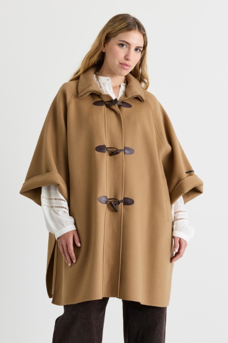Cappa in lana con collo alto in maglia