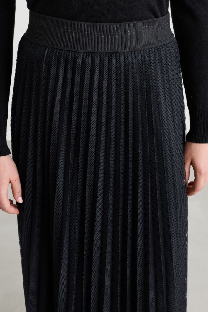 Pleated mesh maxi skirt - BLACK - Intrend - 3