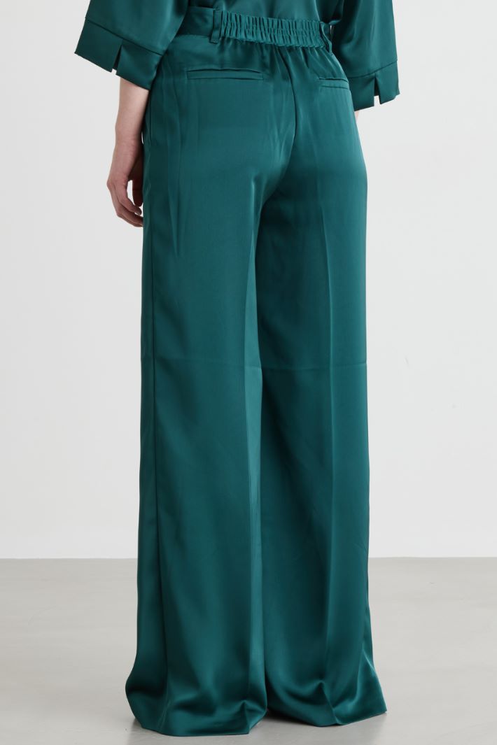 Fluid satin wide-leg trousers - GREEN - Intrend - 4