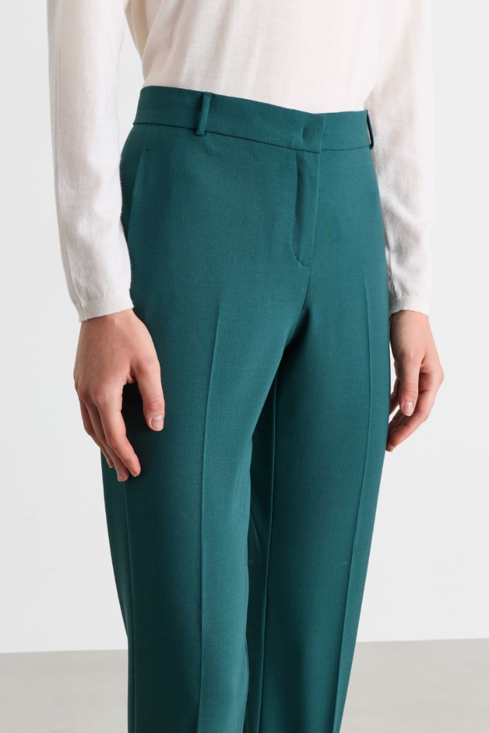 Pantalone slim in gabardina - VERDE - Intrend - 3