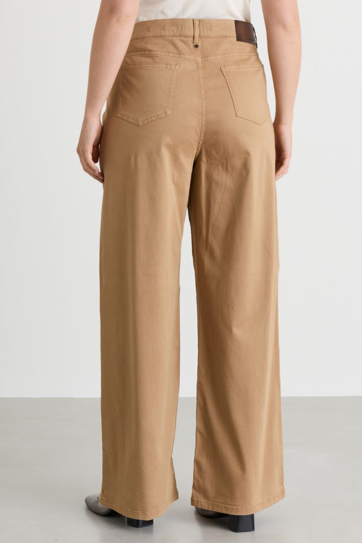Wide-leg sateen trousers - CAMEL - Intrend - 4