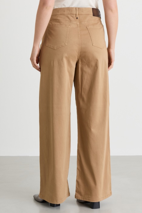 Pantalone ampio in raso