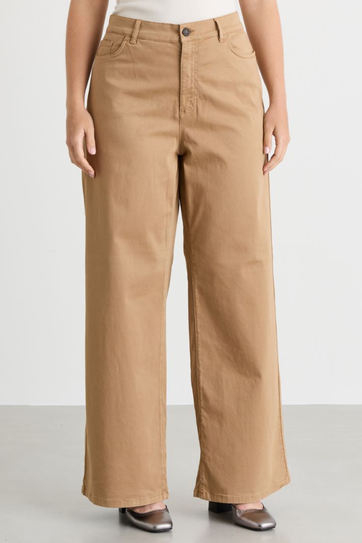 Wide-leg sateen trousers - CAMEL - Intrend - 2