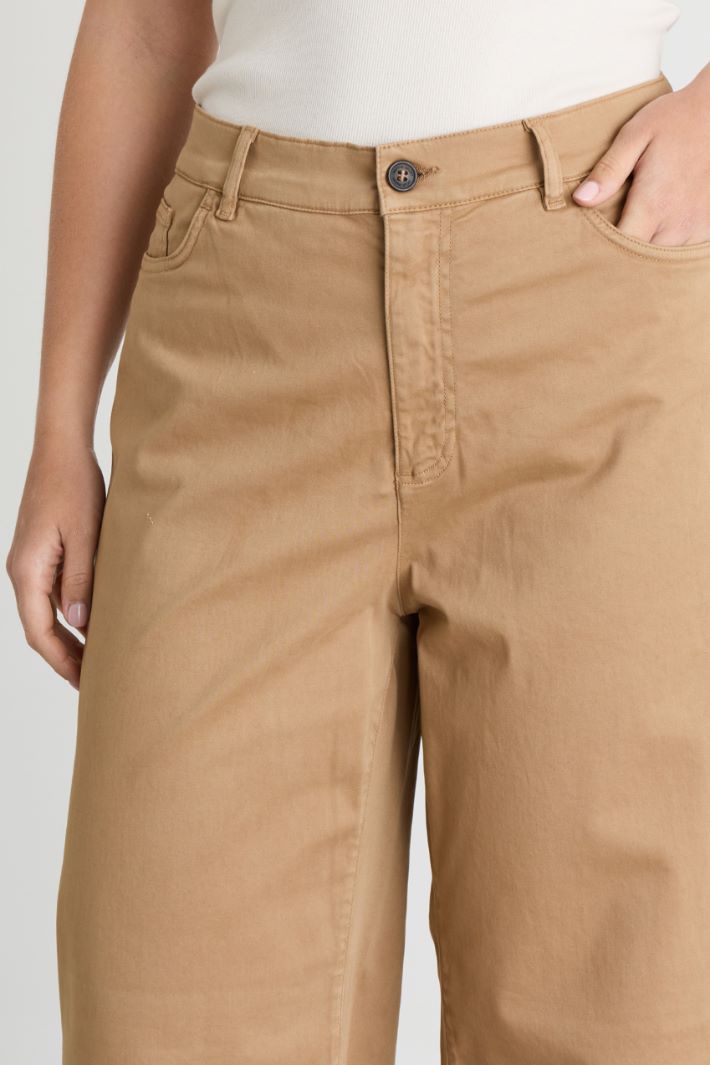 Wide-leg sateen trousers - CAMEL - Intrend - 3