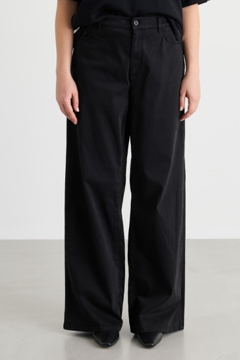 Pantalone ampio in raso