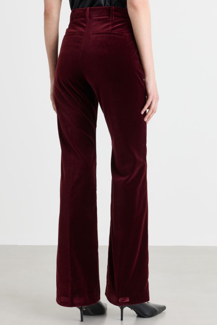 Flared velvet trousers - BORDEAUX - Intrend - 4