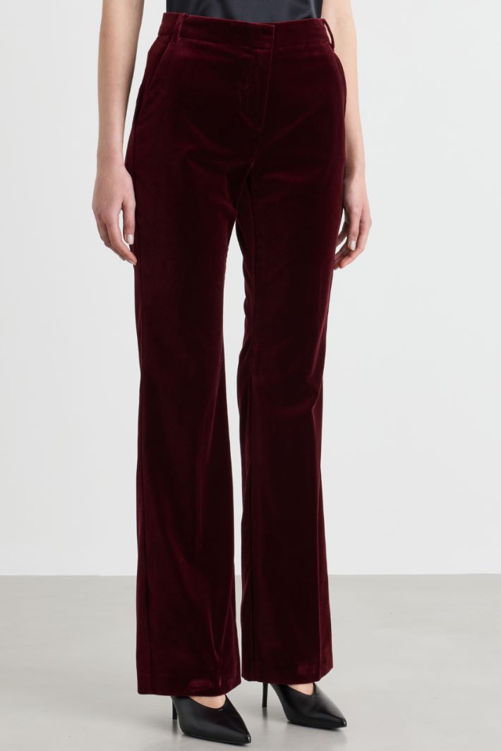 Flared velvet trousers - BORDEAUX - Intrend - 2