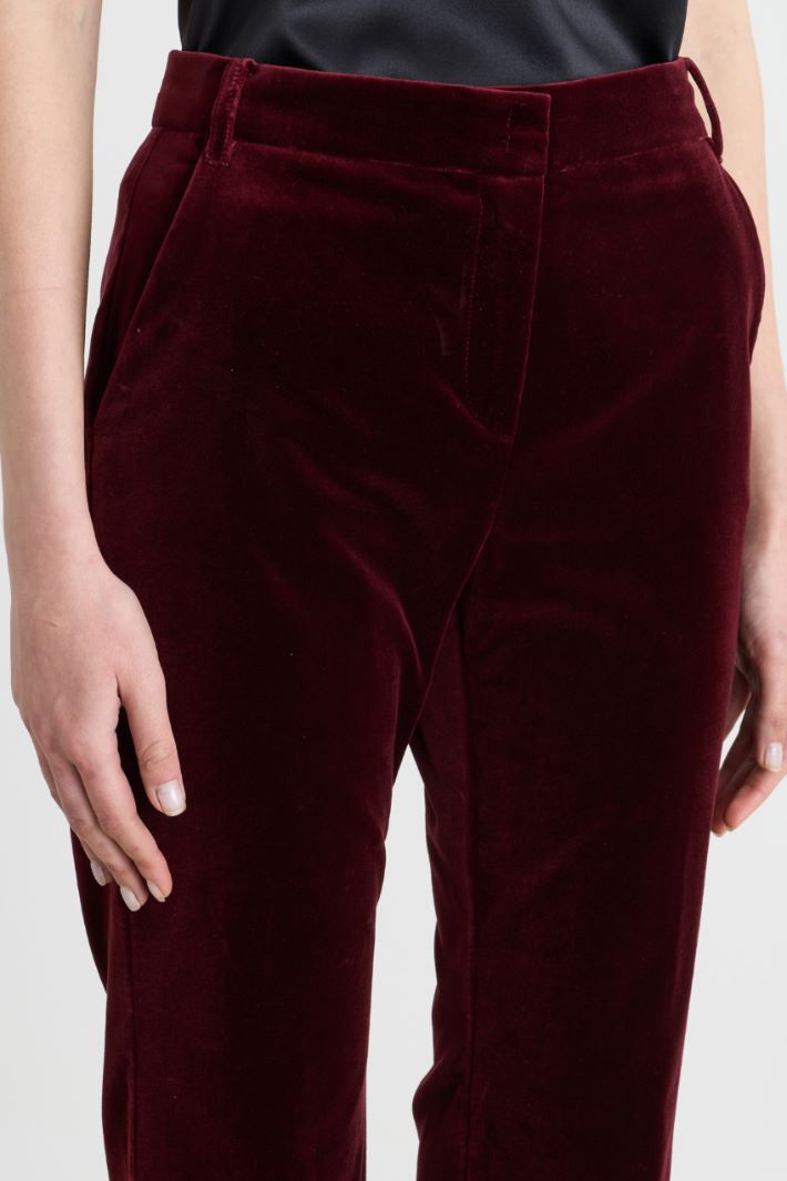 Flared velvet trousers - BORDEAUX - Intrend - 3