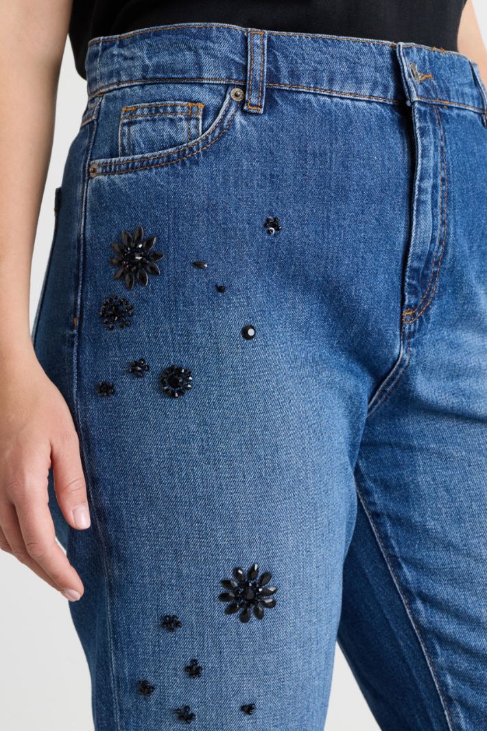 Jeans mit floraler Stickerei - BLAU - Intrend - 3