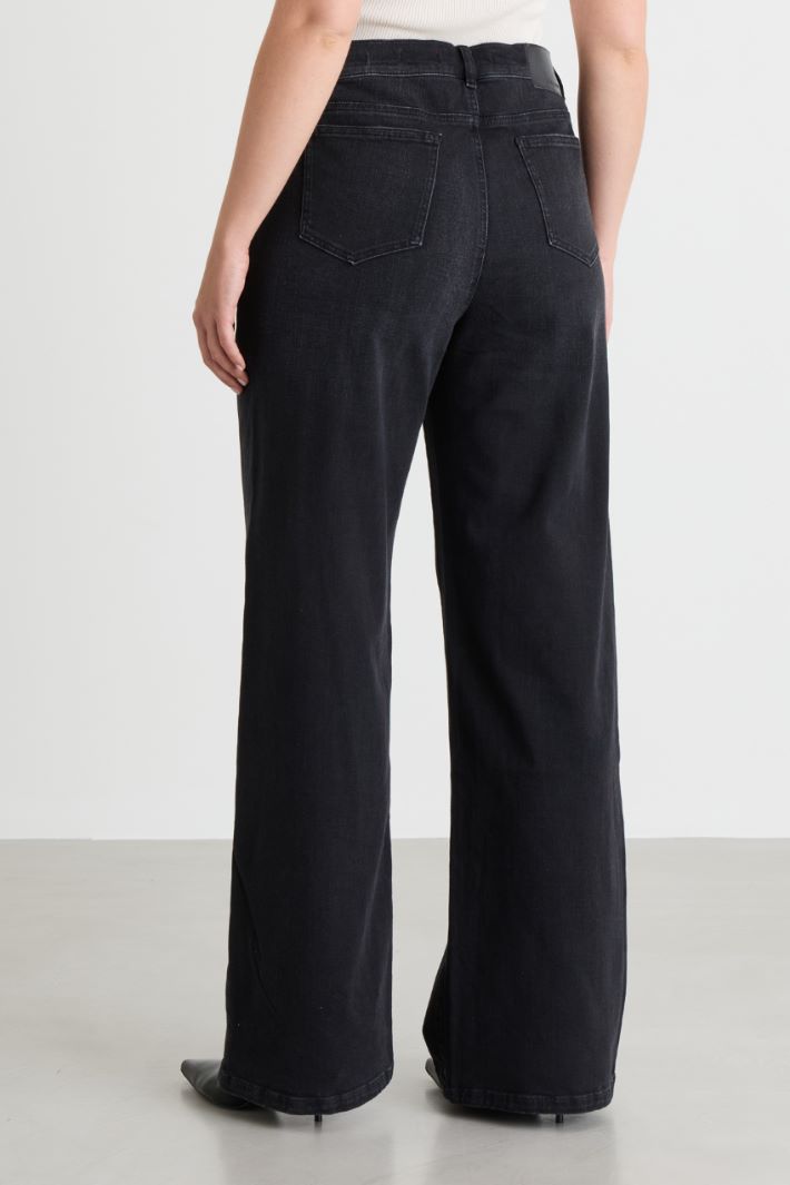 Weit geschnittene Jeans - SCHWARZ - Intrend - 4