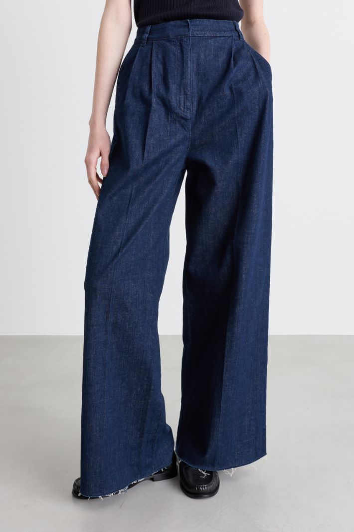 Weit geschnittene Jeans mit Bundfalten - BLAU - Intrend - 2