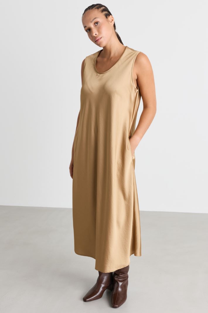 Fluid satin dress - CAMEL - Intrend - 2