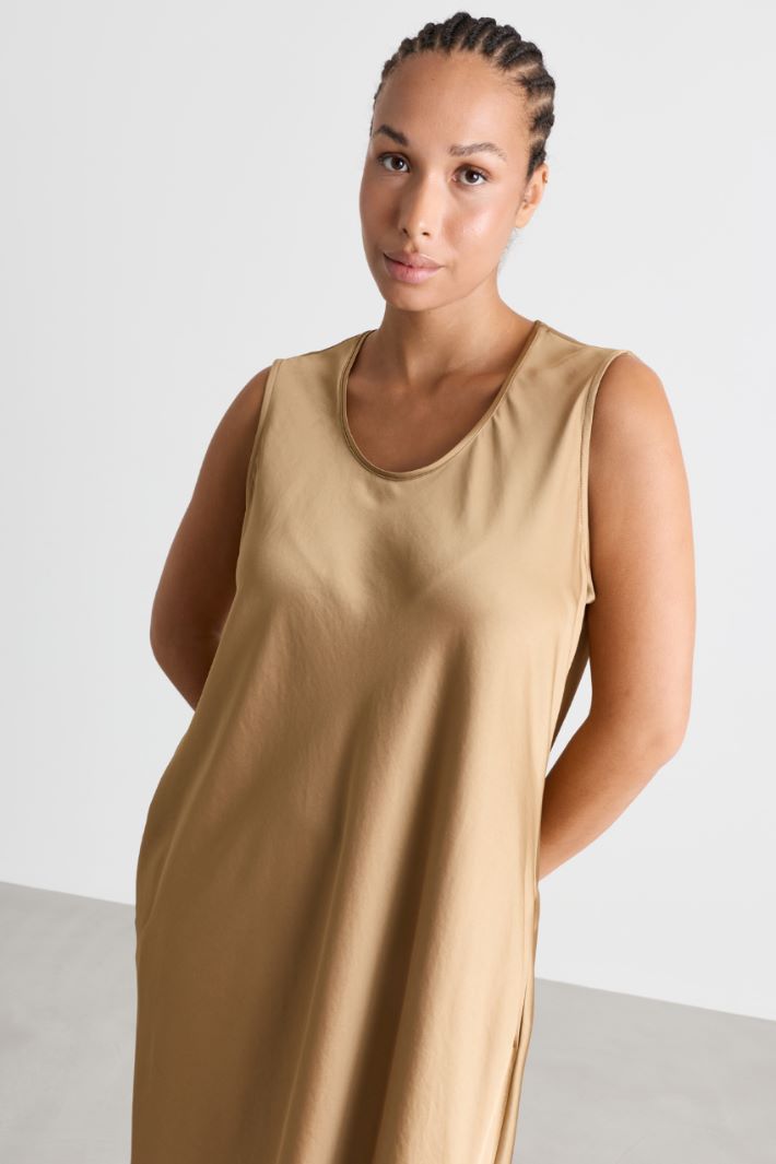 Fluid satin dress - CAMEL - Intrend - 3
