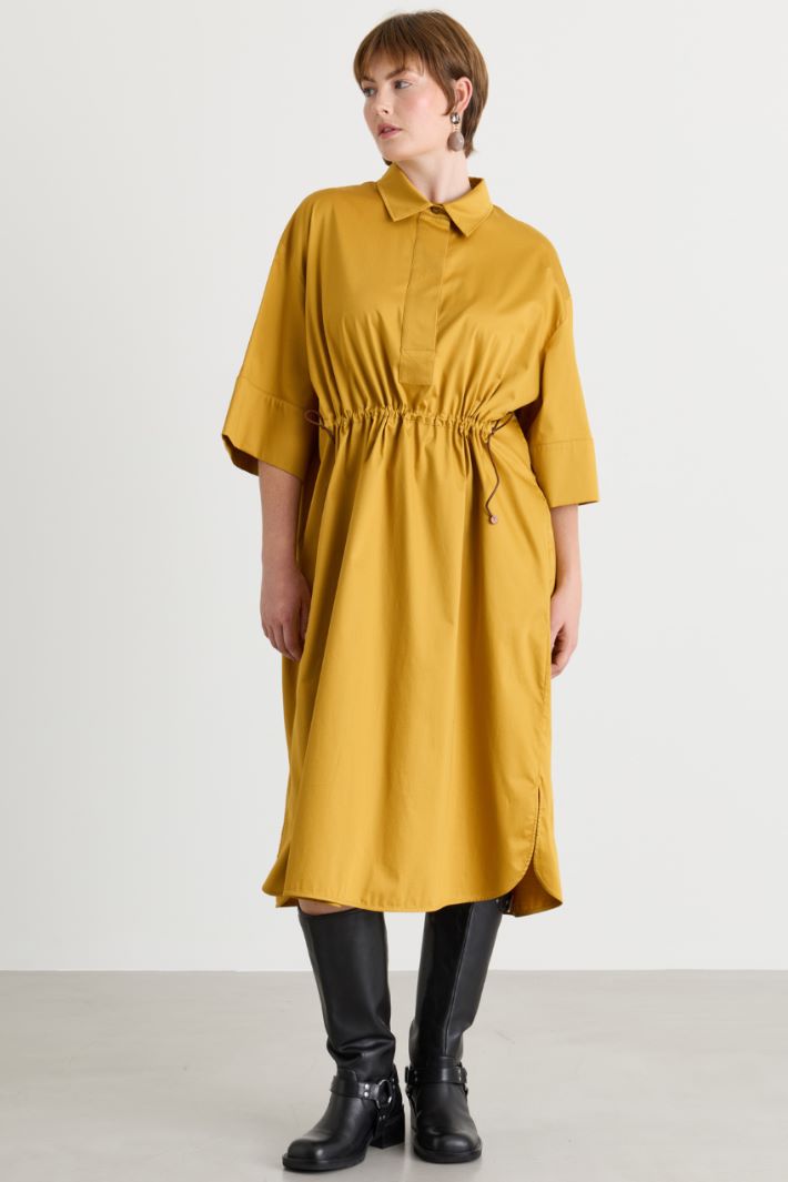 Vestido de satén con cordón ajustable en la cintura - AMARILLO - Intrend - 2