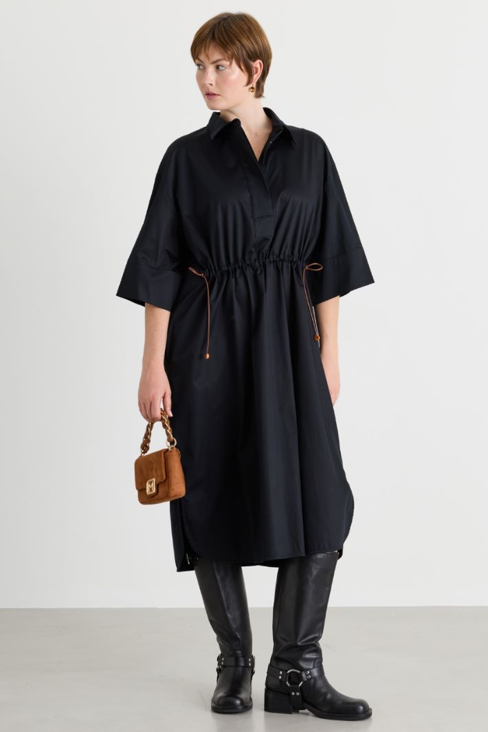 Satin dress with a drawstring waist - BLACK - Intrend