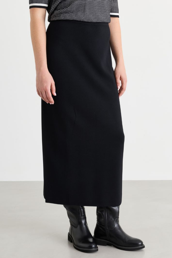 Side-slit midi skirt - BLACK - Intrend - 2