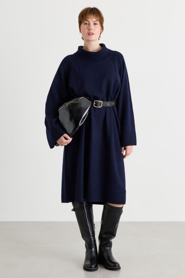 Short knitted dress - BLUE - Intrend