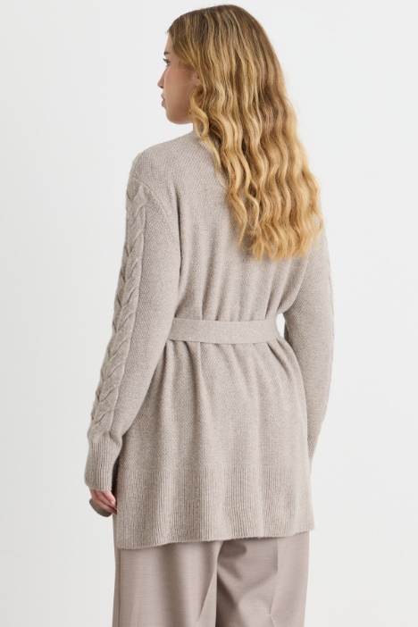 Cardigan a trecce con spacchi