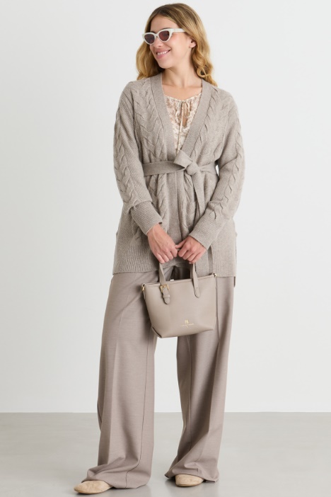 Cardigan a trecce con spacchi