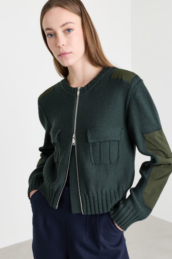 Cardigan aux détails en satin duchesse - VERT - Intrend - 3