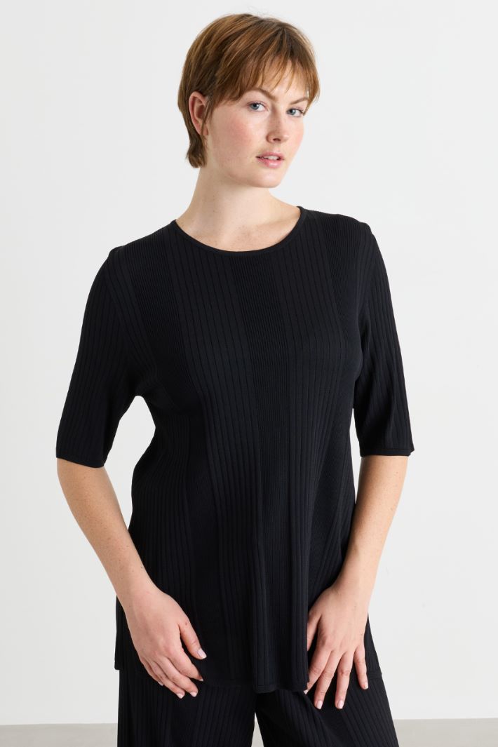 Short-sleeved ribbed top - BLACK - Intrend - 2