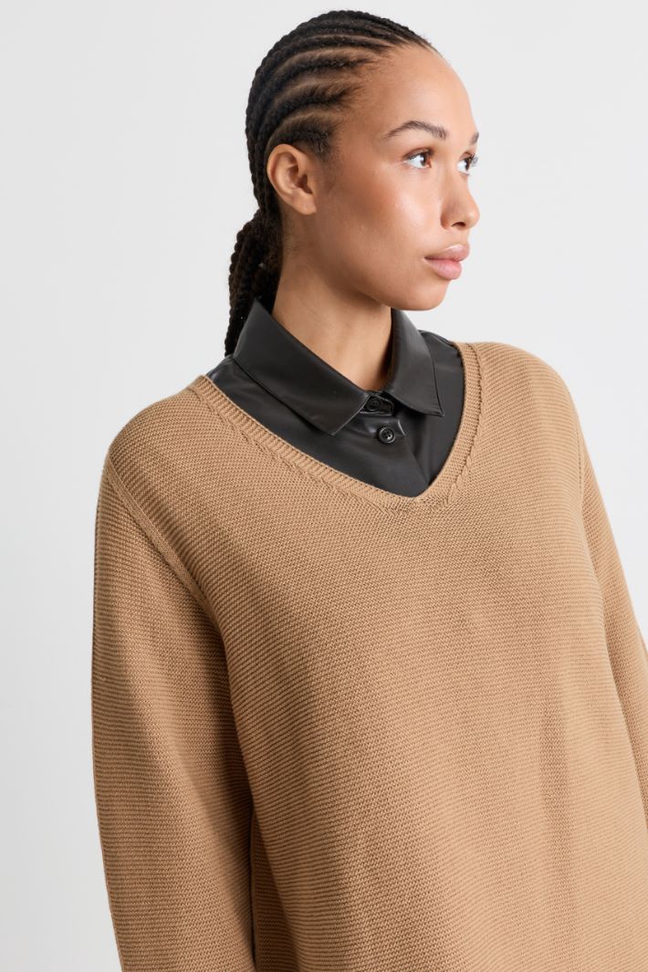 V-neck jumper - CAMEL - Intrend - 3