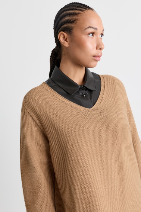Maglia in cotone con scollo a V