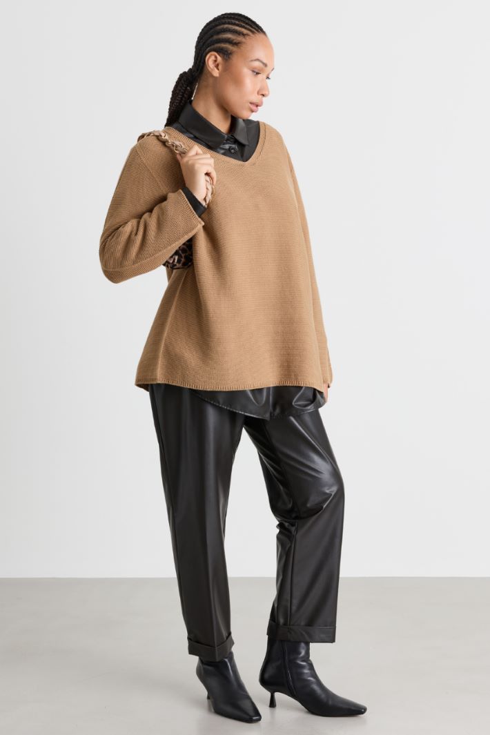 V-neck jumper - CAMEL - Intrend