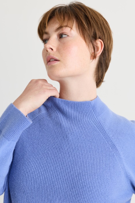 Maglia con collo montante